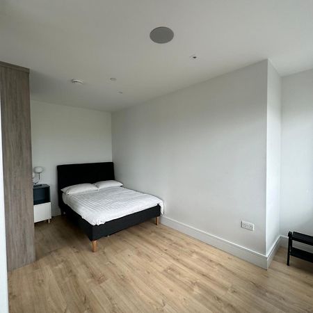 Luxx Apartment & Suites, London Heathrow Airport, Terminal 4, Piccadilly Underground Train Station Nearby! Ґіллінґдон Екстер'єр фото